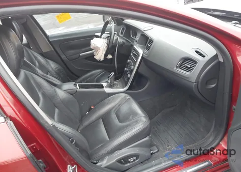 2014 Volvo S60 T5 z USA, uszkodzony, nr VIN YV1612FSXE2294606